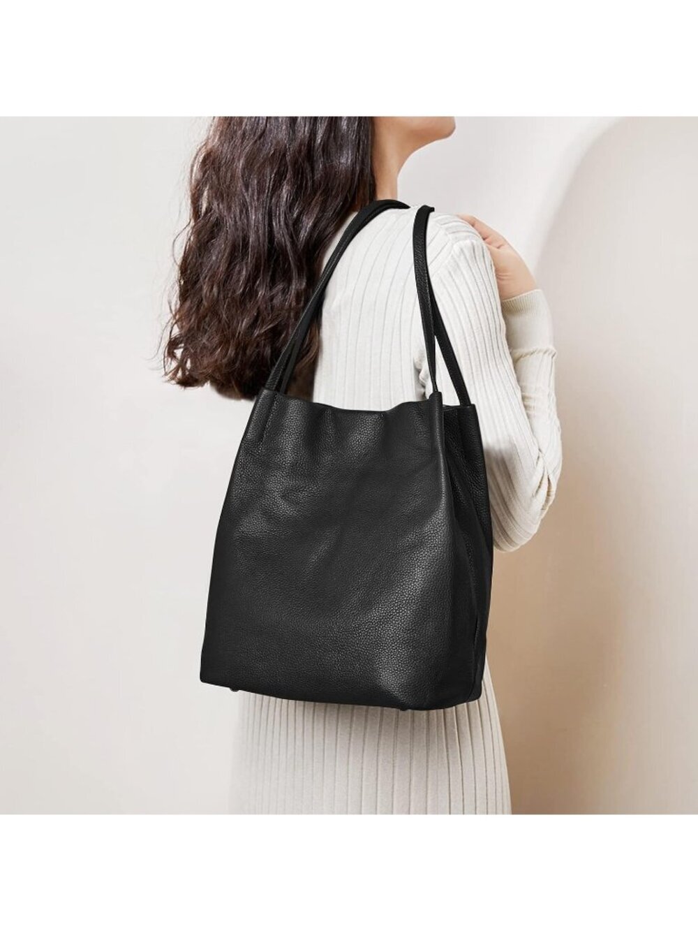 Women's Black Genuine Leather Shoulder Bag With 5 pockets and Top Magnetic - Picture 2 of 6